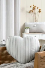 Pernă decorativă Josephine 45X45 cm, culoare crem, 45% poliester 55% bumbac - imagine 4